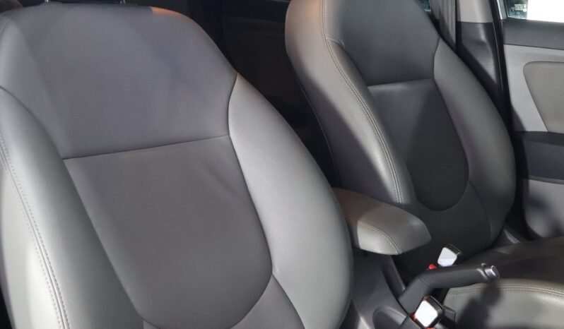 
								HYUNDAI ACCENT PREMIUM AT 1.6 SD full									