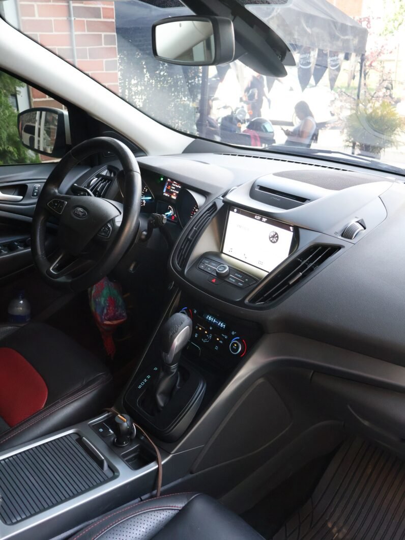 
								FORD ESCAPE SE 2.0L AT 4×2 full									