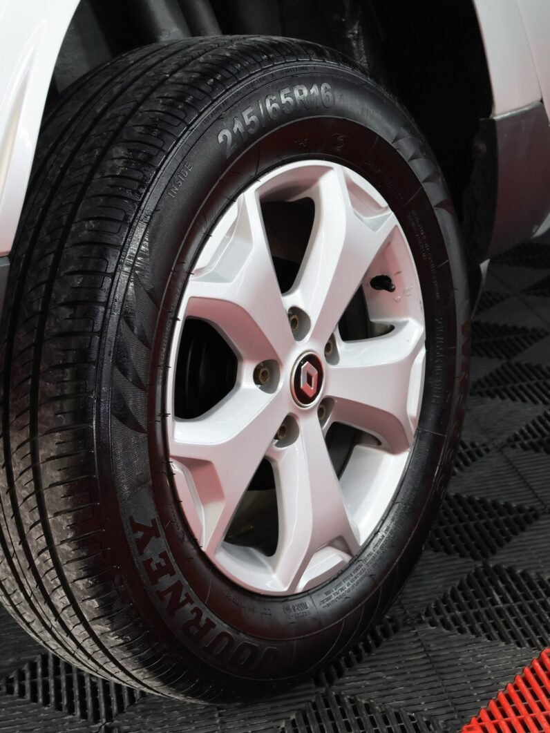 
								RENAULT DUSTER INTENS CVT 1.3 T full									