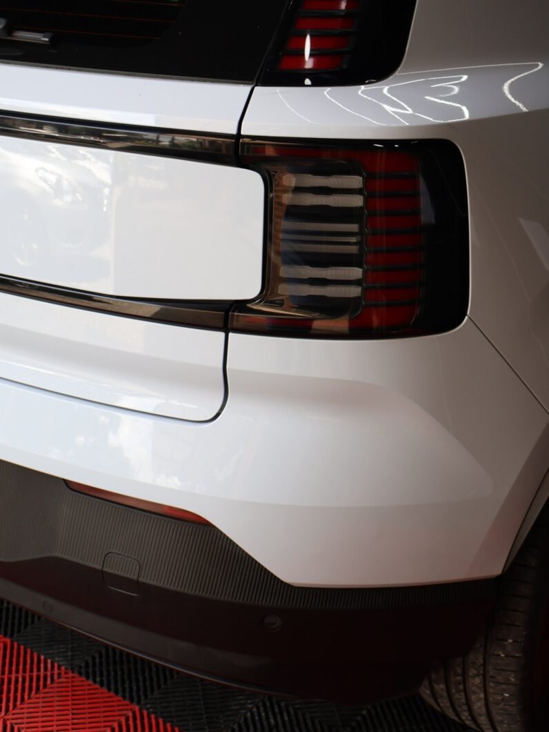 
								VOLVO EX30  AT – (RANGO EXTENDIDO) full									