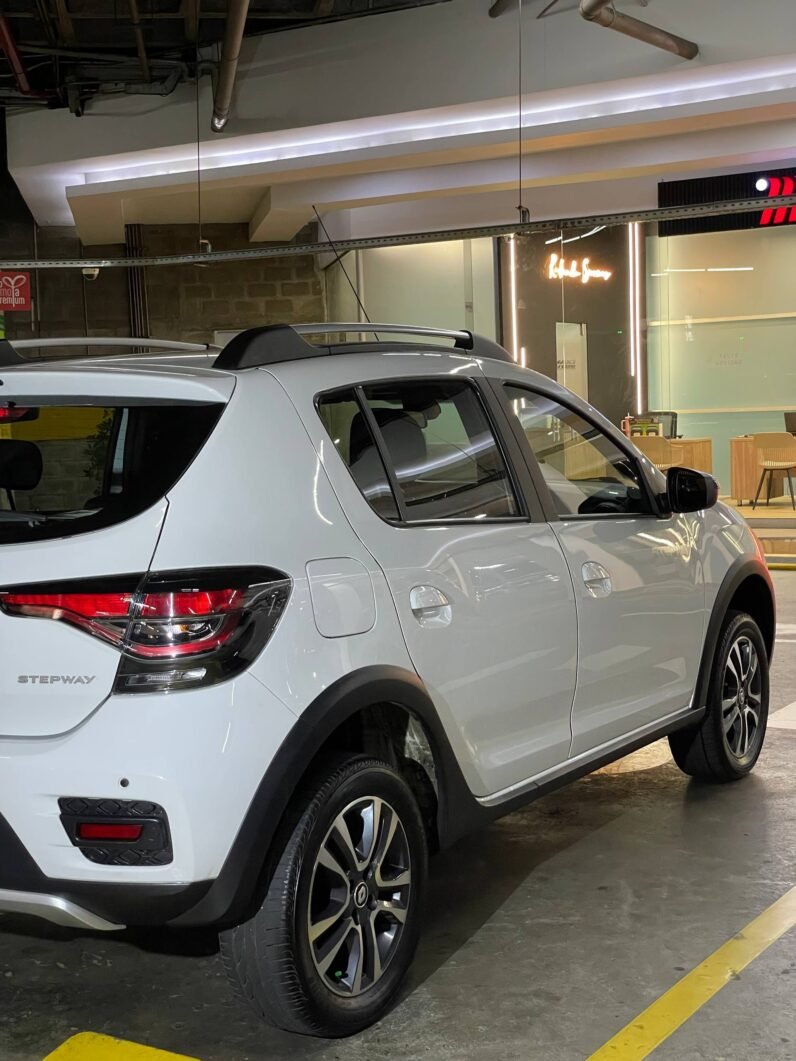 
								RENAULT STEPWAY INTENS AUT CVT 1.6 full									