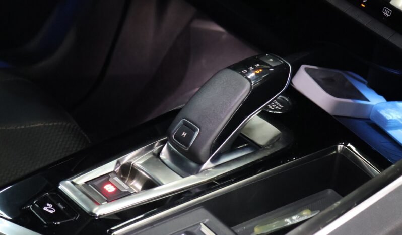 
								PEUGEOT 3008 GT LINE 1.6 AT full									