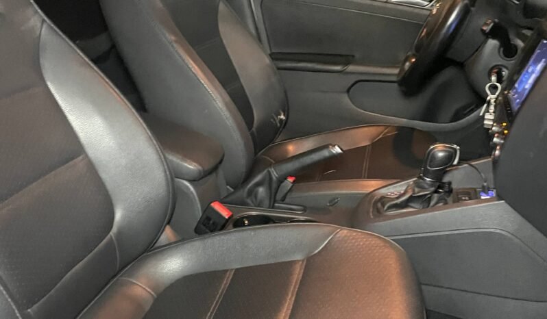 
								VOLKSWAGEN NEW JETTA CONFORTLINE 2.5L AT full									