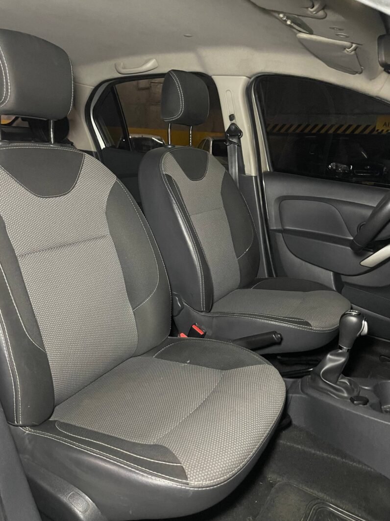 
								RENAULT LOGAN PRIVILEGE AT 1.6 SD full									