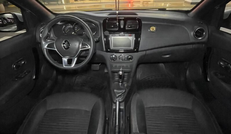 
								RENAULT STEPWAY INTENS AT full									