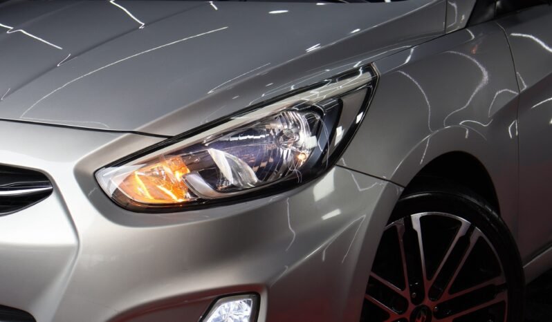 
								HYUNDAI ACCENT PREMIUM AT 1.6 SD full									