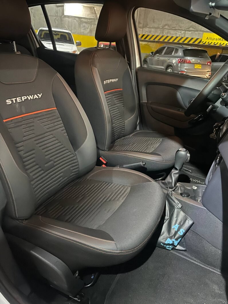 
								RENAULT STEPWAY INTENS AUT CVT 1.6 full									