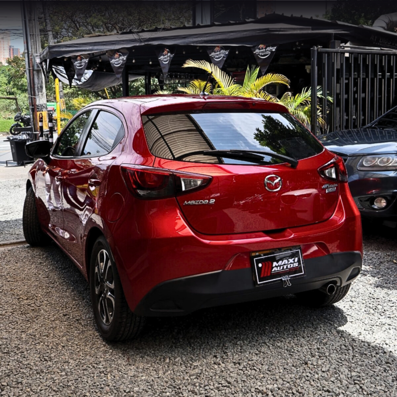 
								MAZDA 2 GRAND TOURING 1.5 MT full									