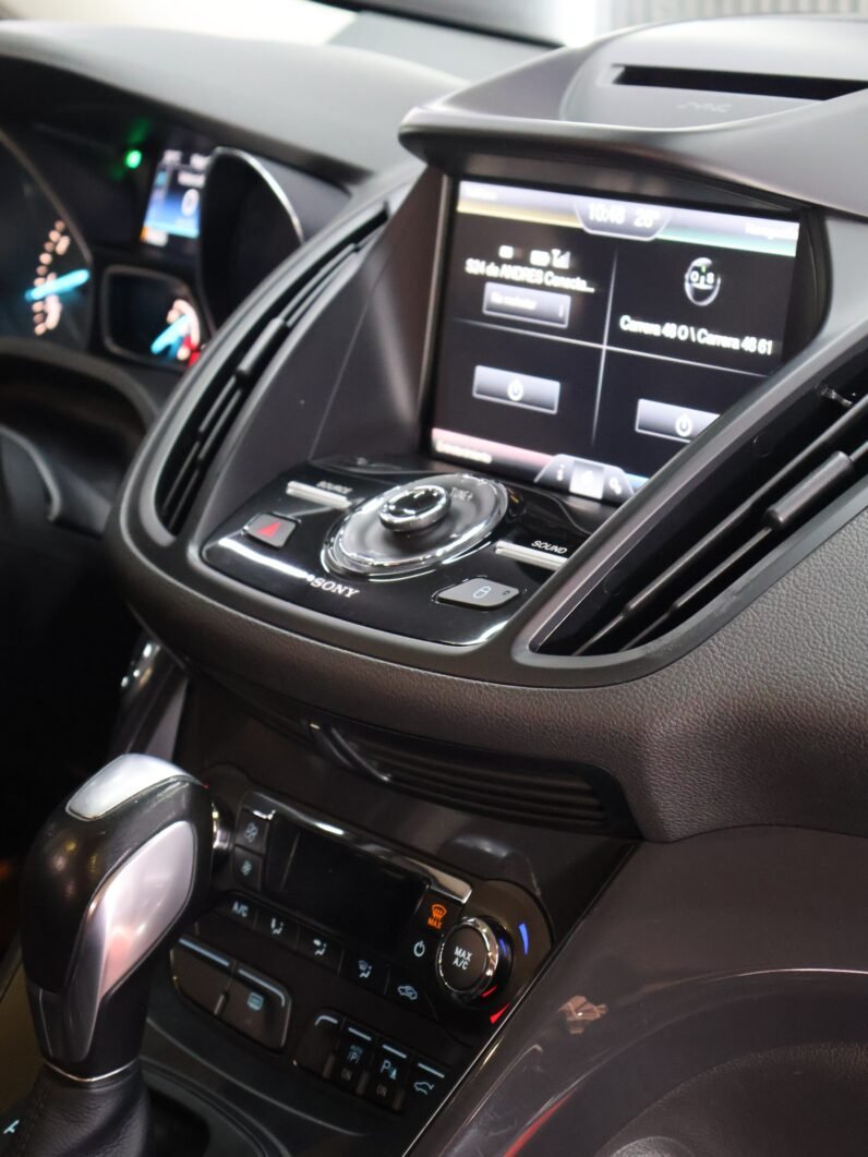 
								FORD ESCAPE TITANIUM AT 4X4 full									