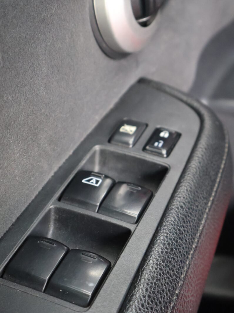 
								NISSAN TIIDA EMOTION MT HB full									