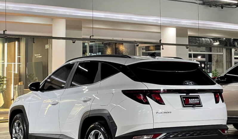 
								HYUNDAI TUCSON GL ADVANCE MT 2.0 GSL full									