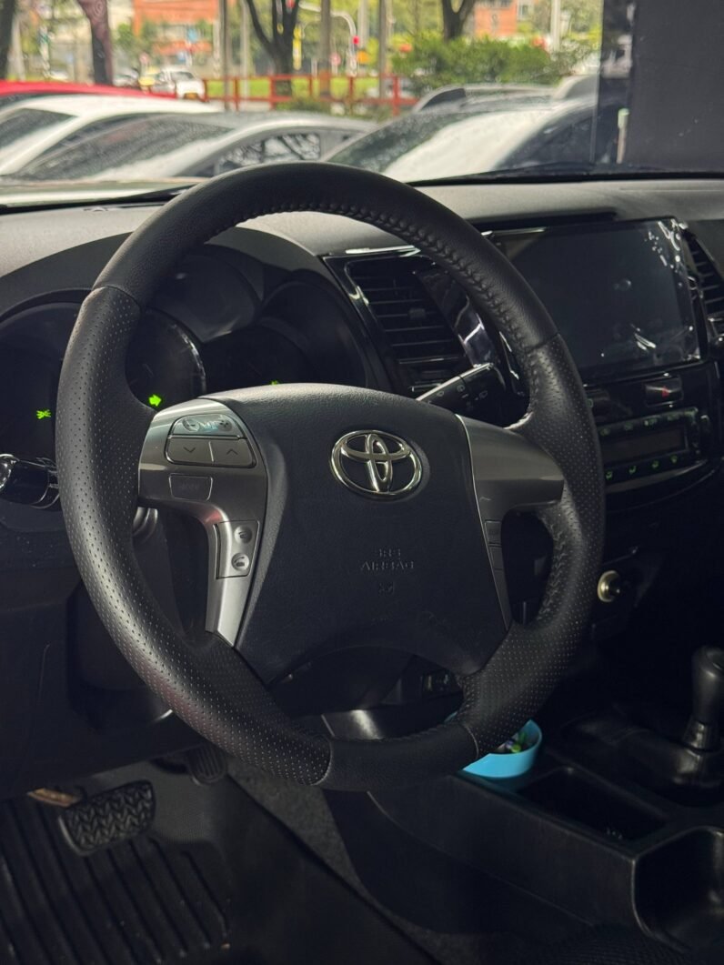 
								TOYOTA FORTUNER SRV 3.0 AT  DIESEL 4X4 full									