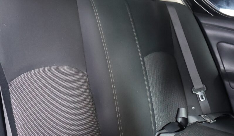 
								NISSAN VERSA SENSE MT 1.6 full									