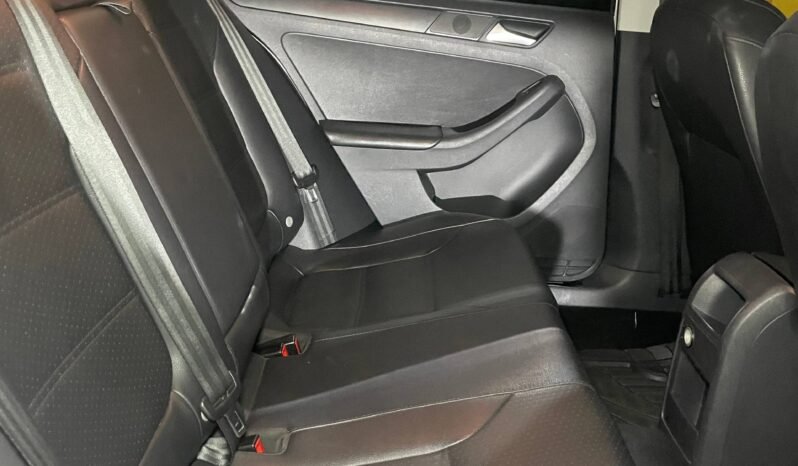 
								VOLKSWAGEN NEW JETTA CONFORTLINE 2.5L AT full									