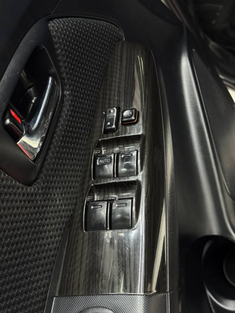 
								TOYOTA FORTUNER SRV 3.0 AT  DIESEL 4X4 full									