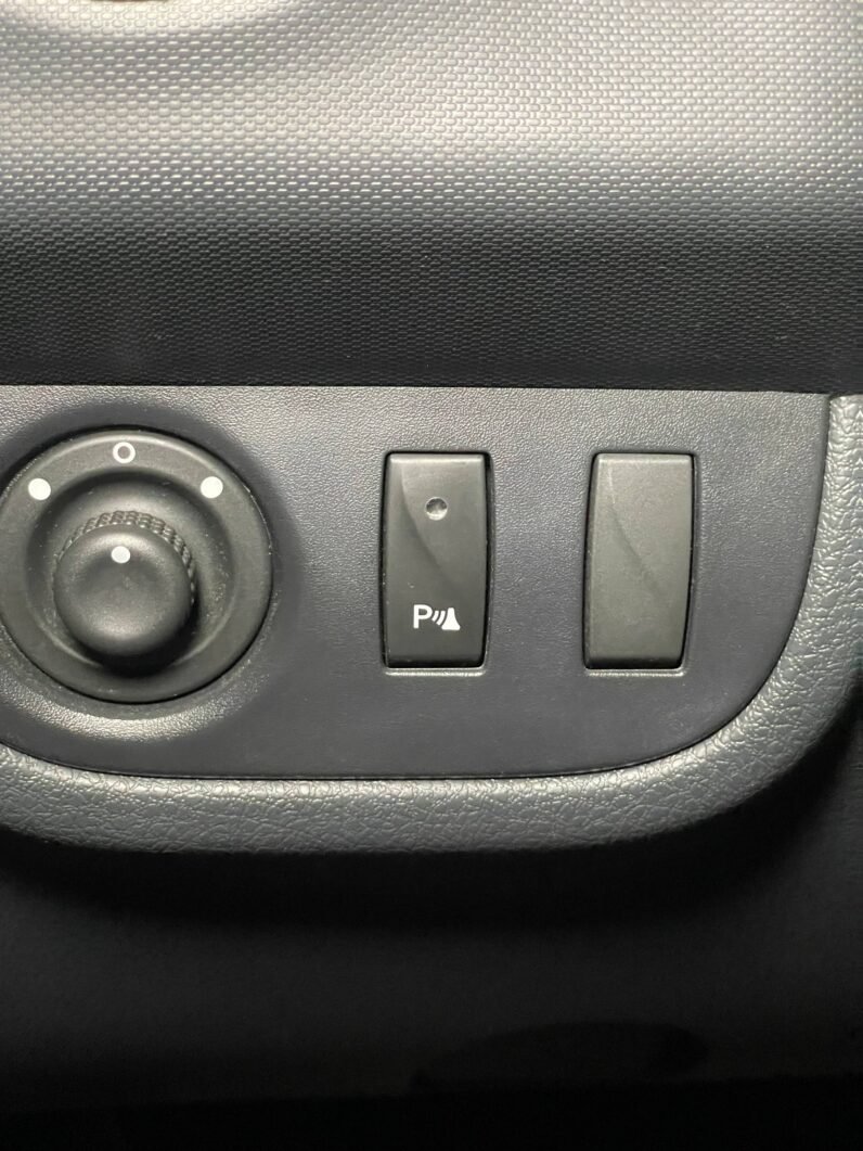 
								RENAULT STEPWAY INTENS AT full									