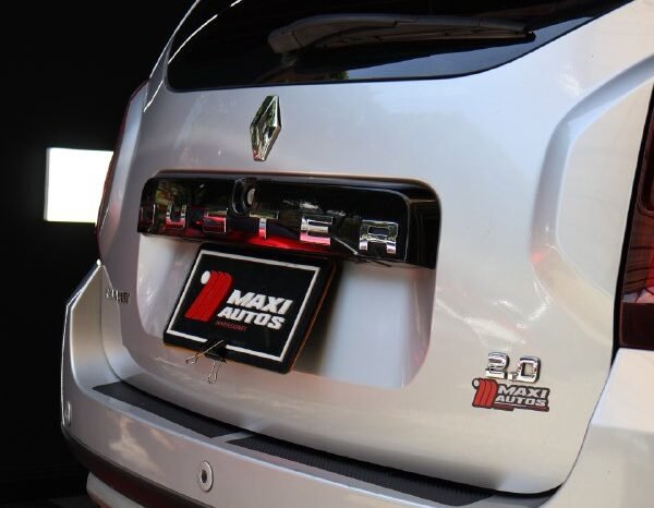 
								RENAULT DUSTER DYNAMIQUE 2.O MT 4X2 full									