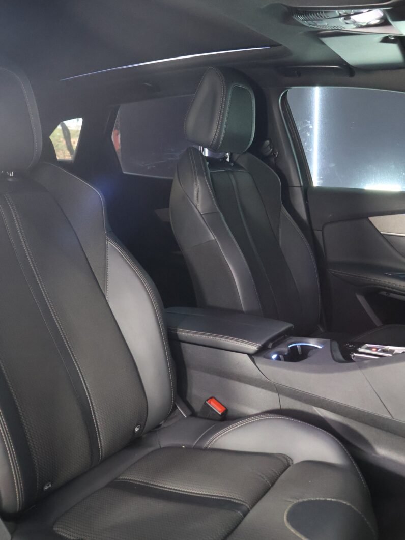 
								PEUGEOT 3008 GT LINE 1.6 AT full									