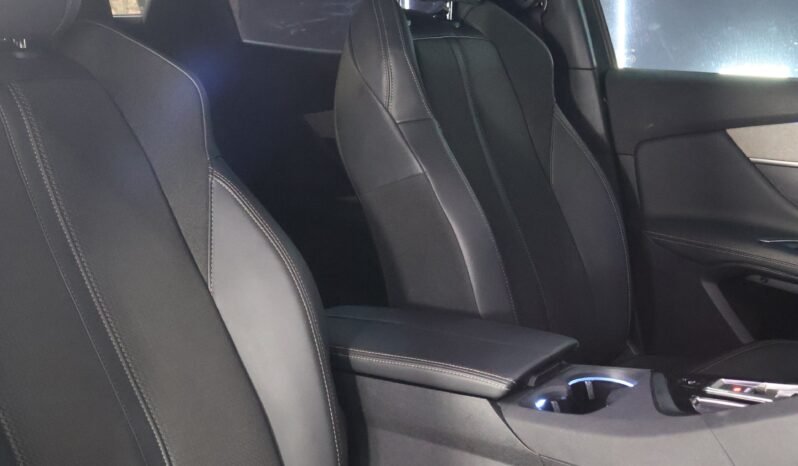 
								PEUGEOT 3008 GT LINE 1.6 AT full									