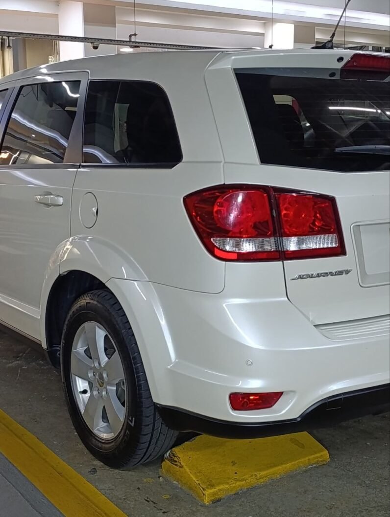 
								DODGE JOURNEY SE 2.4L AUT 4X2 7P full									