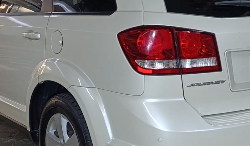 
								DODGE JOURNEY SE 2.4L AUT 4X2 7P full									