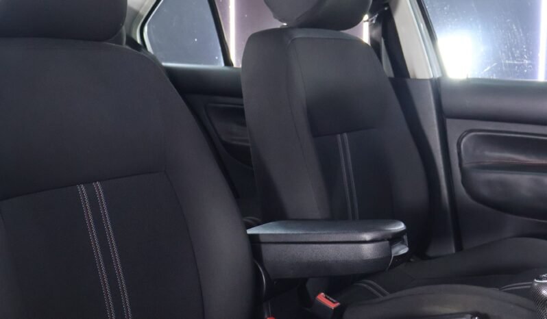 
								VOLKSWAGEN JETTA TRENDLINE MT full									