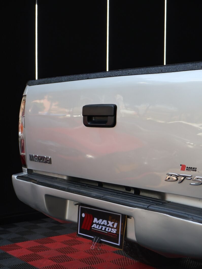 
								MAZDA BT50 MT 4X4 2.5 DIESEL full									