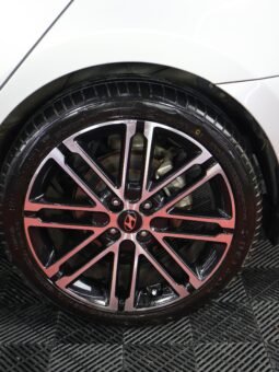 
										HYUNDAI ACCENT PREMIUM AT 1.6 SD full									