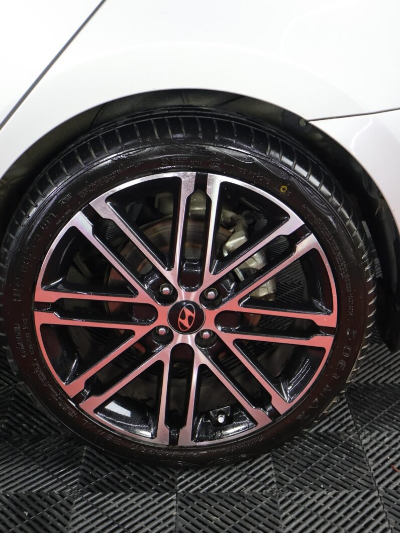 
								HYUNDAI ACCENT PREMIUM AT 1.6 SD full									