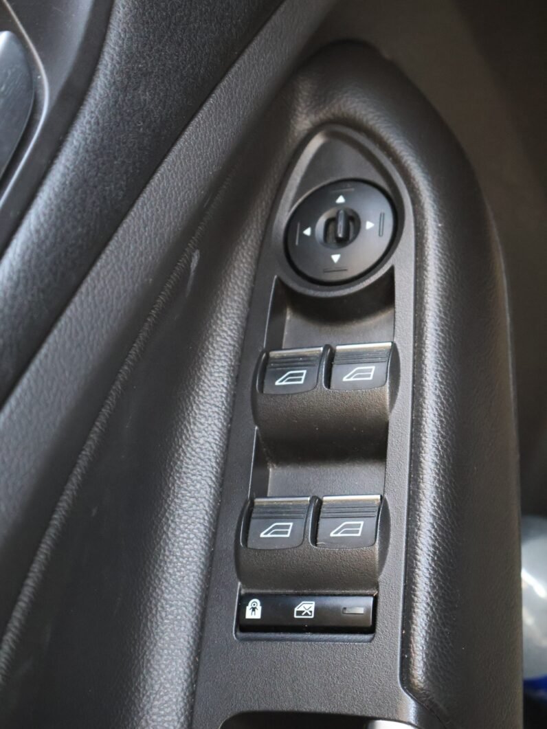 
								FORD ESCAPE SE 2.0L AT 4×2 full									