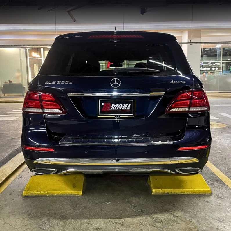 
								MERCEDES-BENZ A200 AT 1.6 T full									