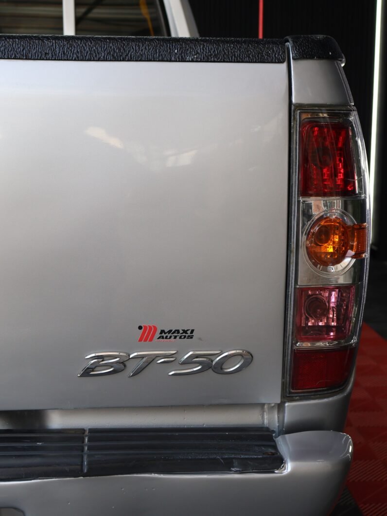 
								MAZDA BT50 MT 4X4 2.5 DIESEL full									