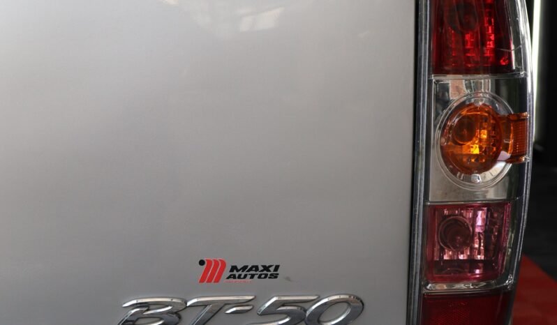 
								MAZDA BT50 MT 4X4 2.5 DIESEL full									
