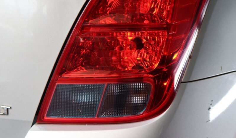 
								CHEVROLET TRACKER LS AT 1.8 4X2 full									