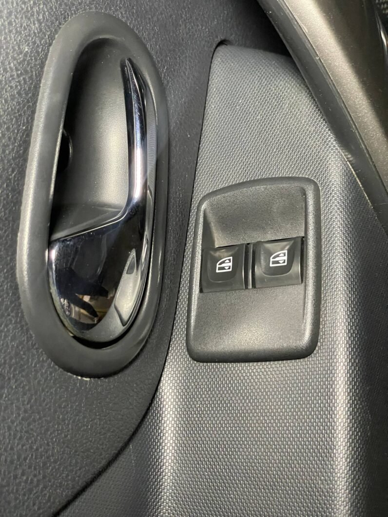 
								RENAULT STEPWAY INTENS AT full									