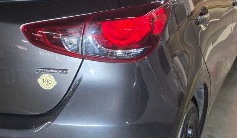 
								MAZDA 2 GRAND TOURING LX 1.5 AT full									