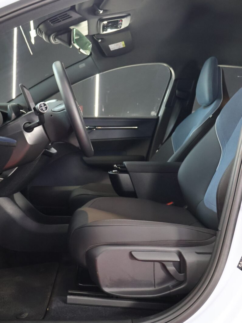 
								VOLVO EX30  AT – (RANGO EXTENDIDO) full									