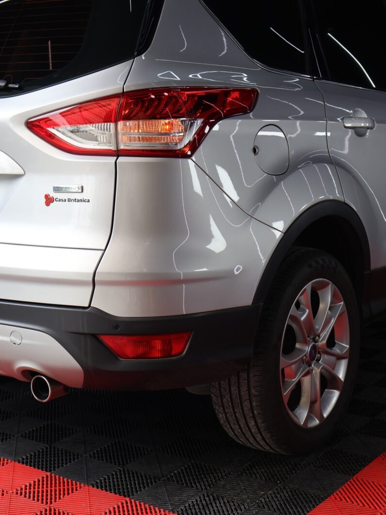 
								FORD ESCAPE TITANIUM AT 4X4 full									