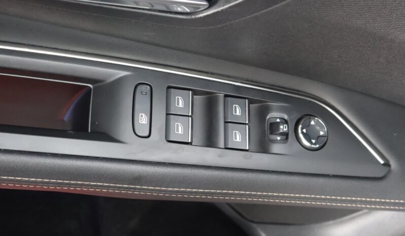 
								PEUGEOT 3008 GT LINE 1.6 AT full									