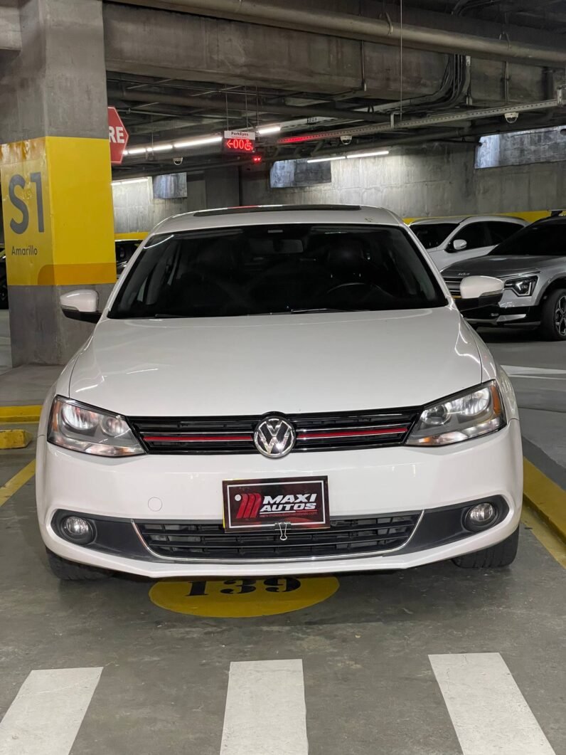 
								VOLKSWAGEN NEW JETTA CONFORTLINE 2.5L AT full									