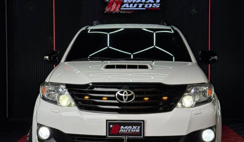 
								TOYOTA FORTUNER SRV 3.0 AT  DIESEL 4X4 full									