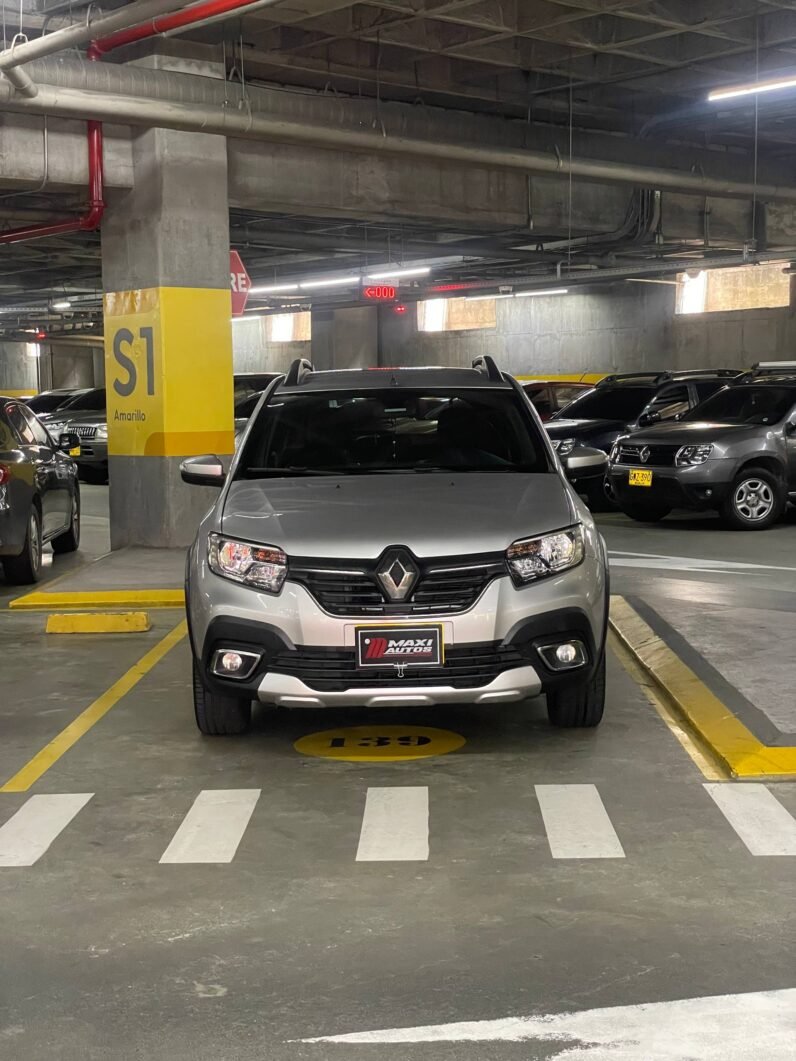 
								RENAULT STEPWAY INTENS AT full									