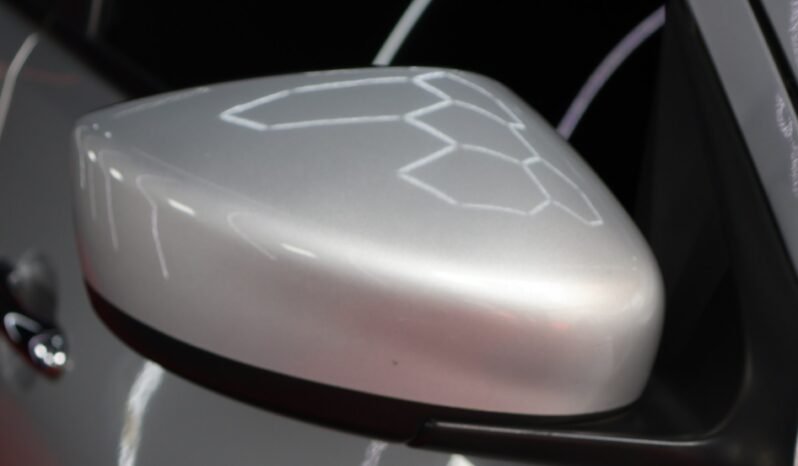 
								NISSAN VERSA SENSE MT 1.6 full									