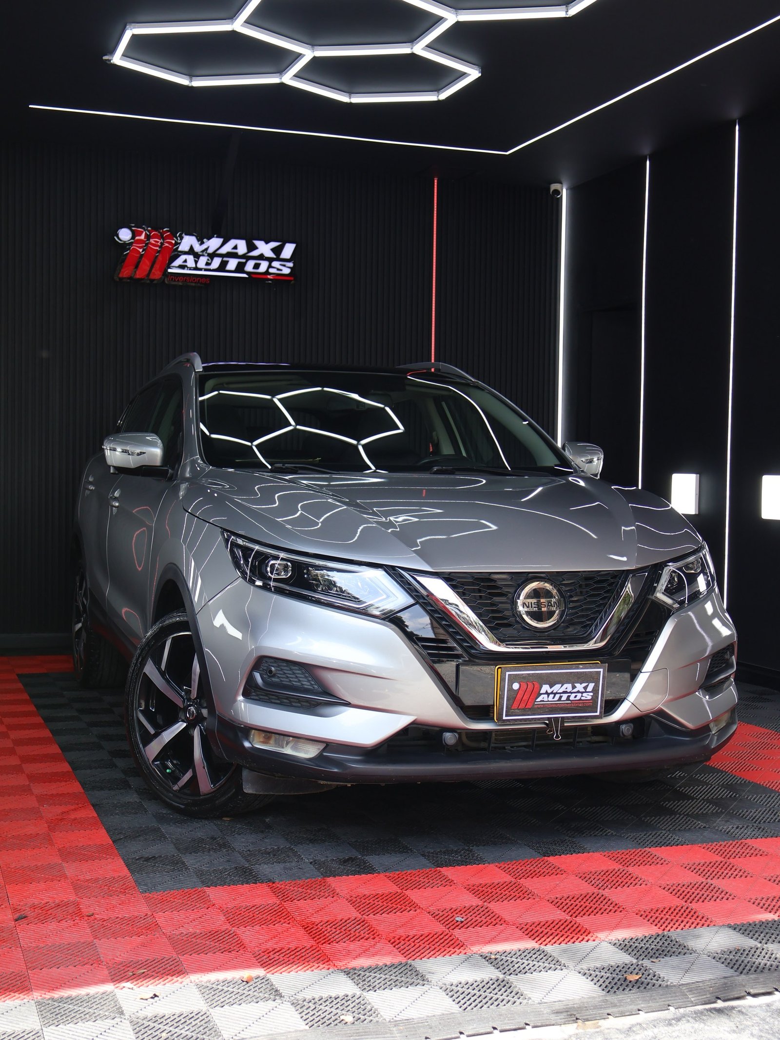 NISSAN QASHQAI EXCLUSIVE 4×4 AT