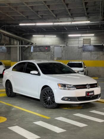 VOLKSWAGEN NEW JETTA CONFORTLINE 2.5L AT
