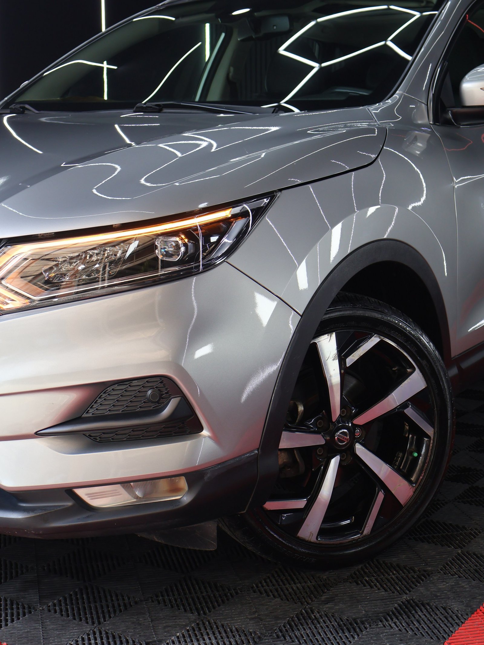 NISSAN QASHQAI EXCLUSIVE 4×4 AT