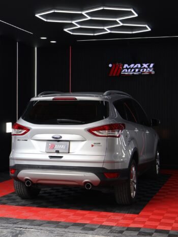 FORD ESCAPE TITANIUM AT 4X4