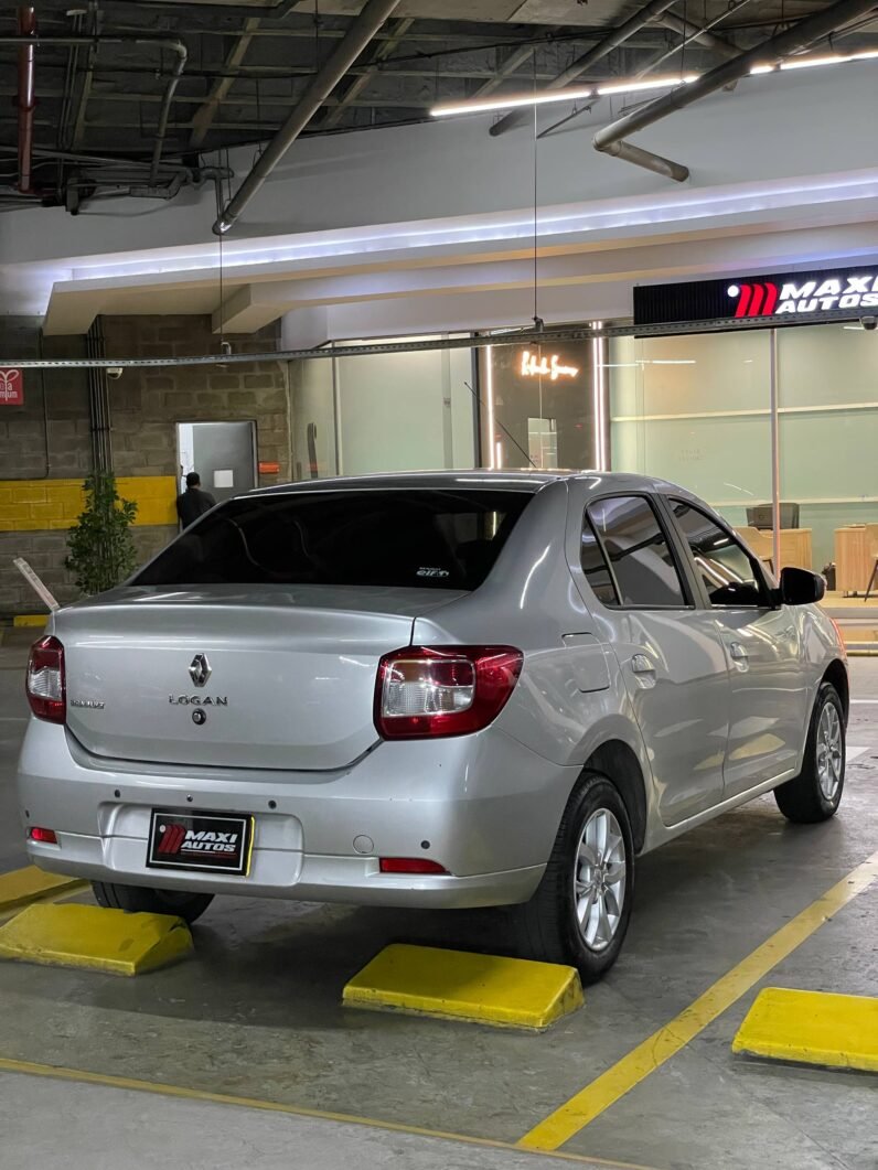 
								RENAULT LOGAN PRIVILEGE AT 1.6 SD full									