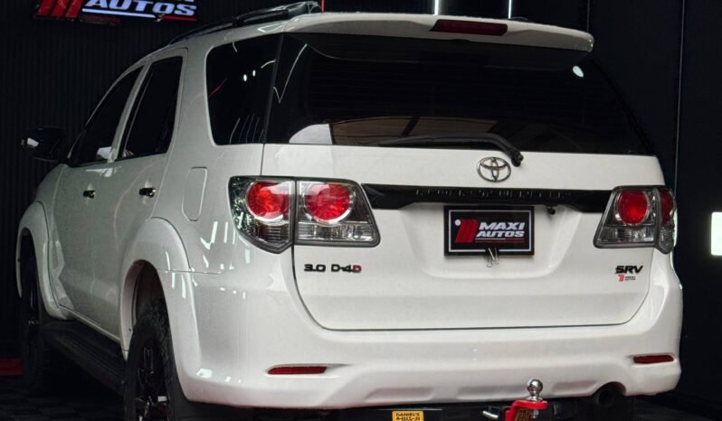 
								TOYOTA FORTUNER SRV 3.0 AT  DIESEL 4X4 full									