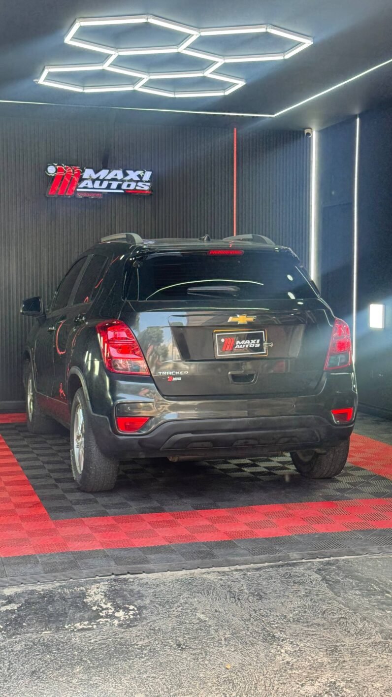 
								CHEVROLET TRACKER LS AT 1.8 4X2 full									